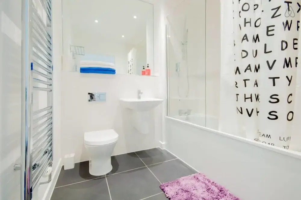 Bright 1BR Flat - 10 min Canary Wharf