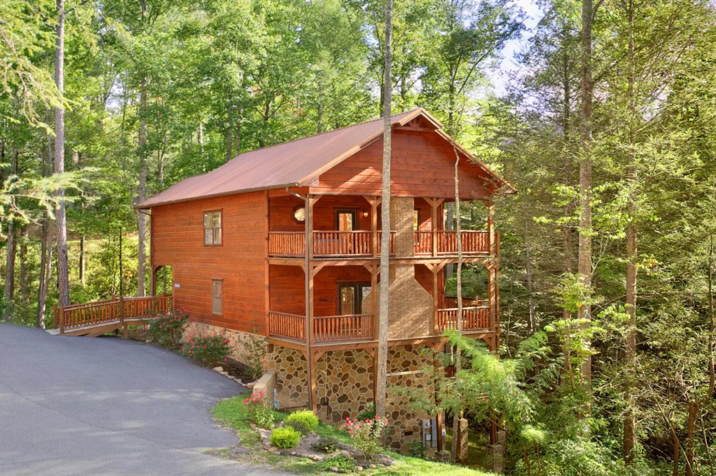 Bear Cub Lodge
