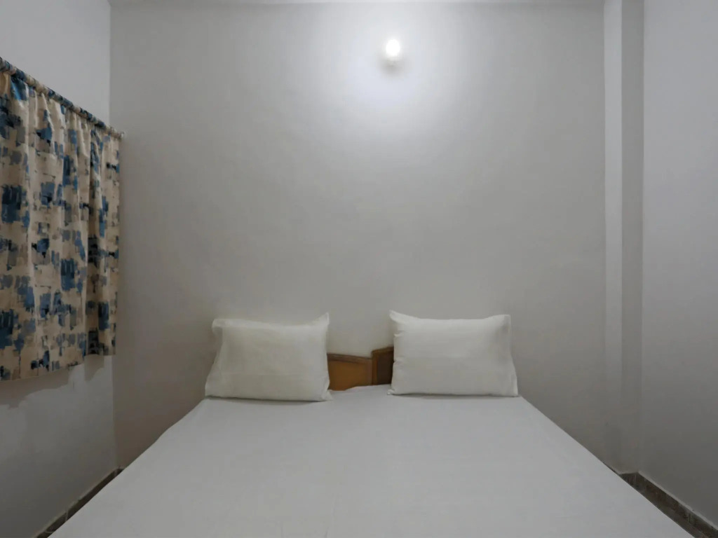 SPOT ON 46088 Hotel Black