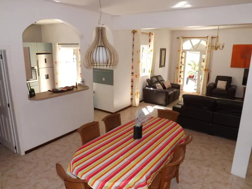 Tres Belle Villa, Piscine Privée, 3 Ch, 2 Sdb, Proche Plage