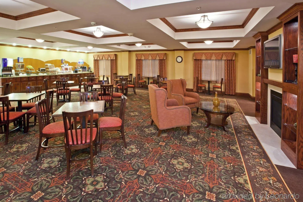 Holiday Inn Express & Suites Vandalia by IHG