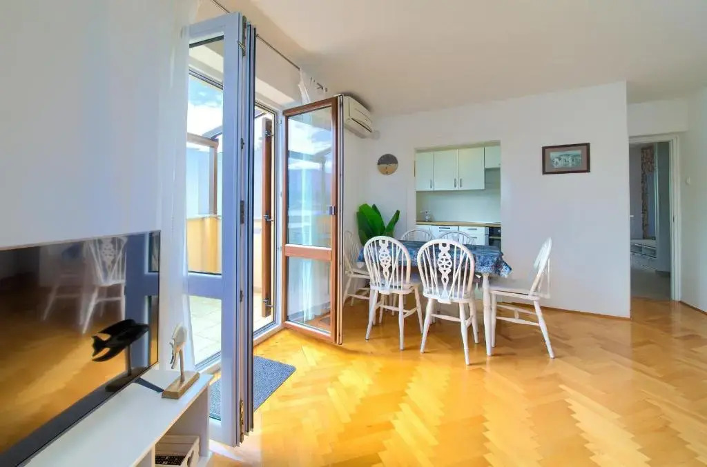 Apartment Frane