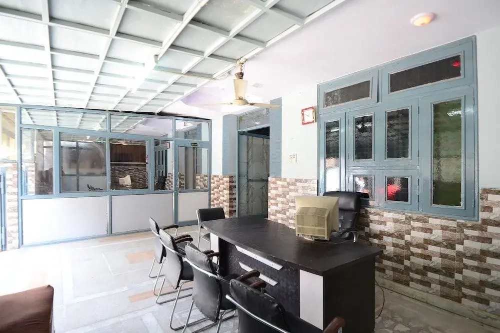 Oyo 28677 Hotel Jeevisha Inn