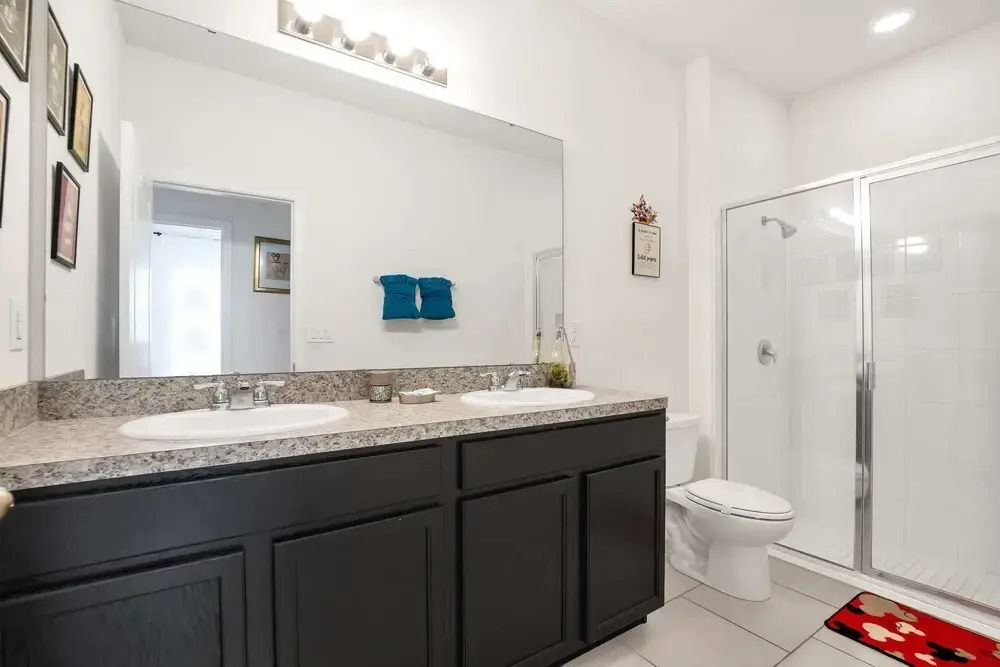 Private Views & Theme Rooms, Perfect for Families!