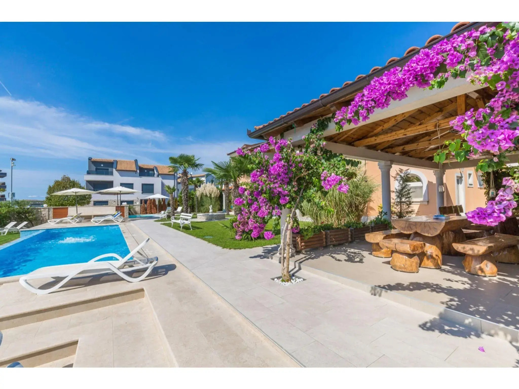 Modern apartment with balcony and sea view for 2 persons in Medulin