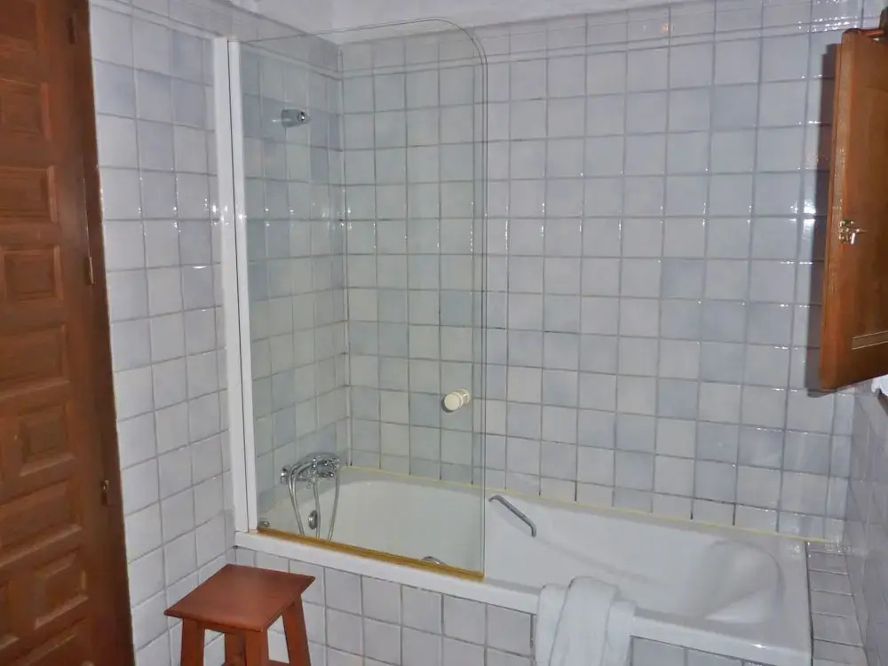 Spacious Holiday Home With Private Pool, in the Mountain and With Beautiful View