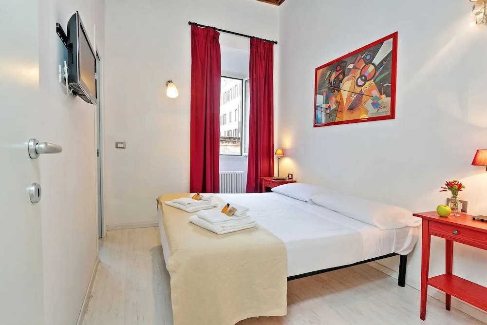 Rome Accommodation - Campo de Fiori II