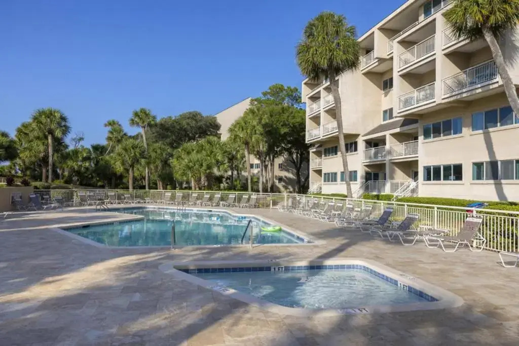 495 Captains Cove