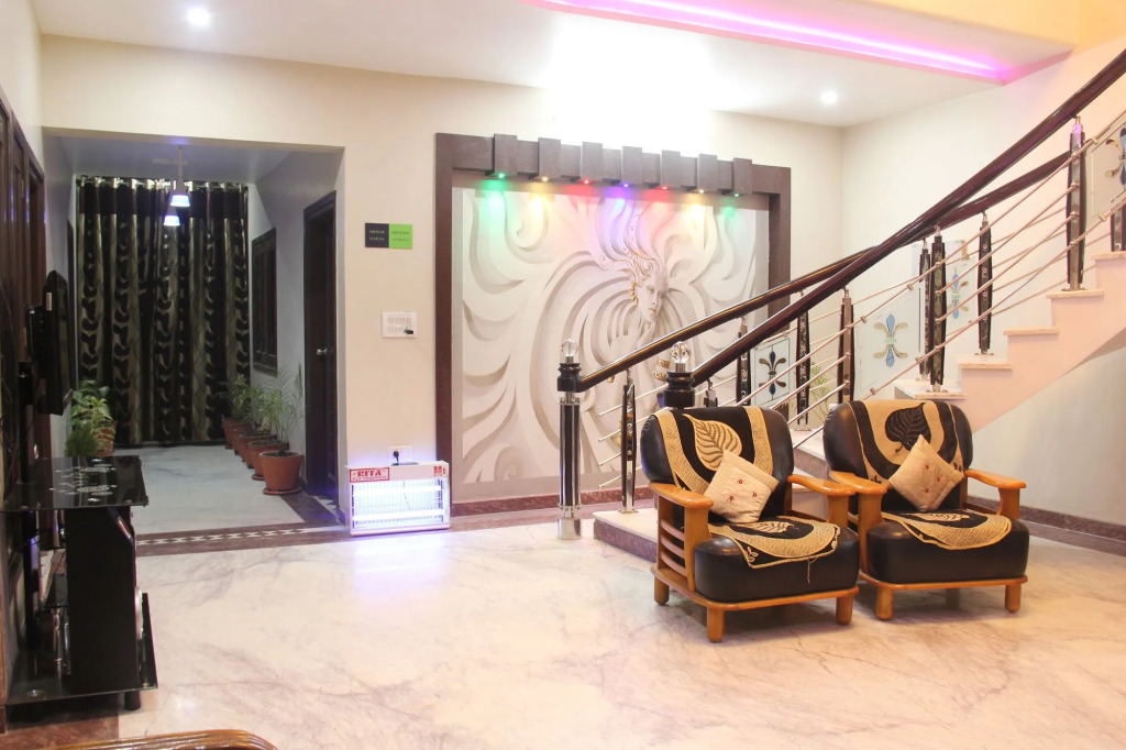 FabHotel Queen Palace by OYO Rooms
