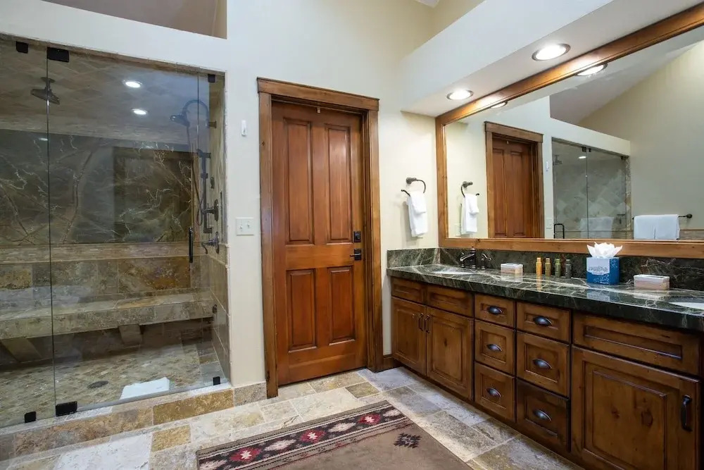 Trail's End Lodge at Deer Valley Resort - Three Bedroom Residence with Spa #301 3 Condo