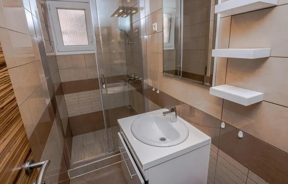 Awesome Home in Vir With 4 Bedrooms and Wifi