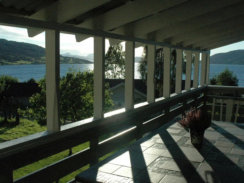 Three-Bedroom Holiday home in Åfarnes