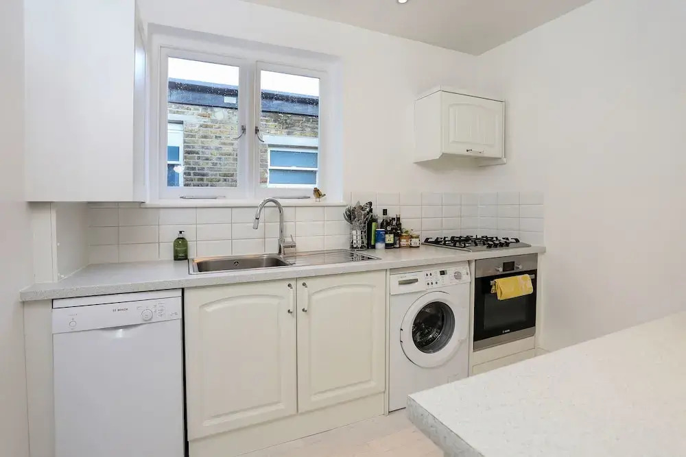 2 Bedroom Flat in Kensal Green