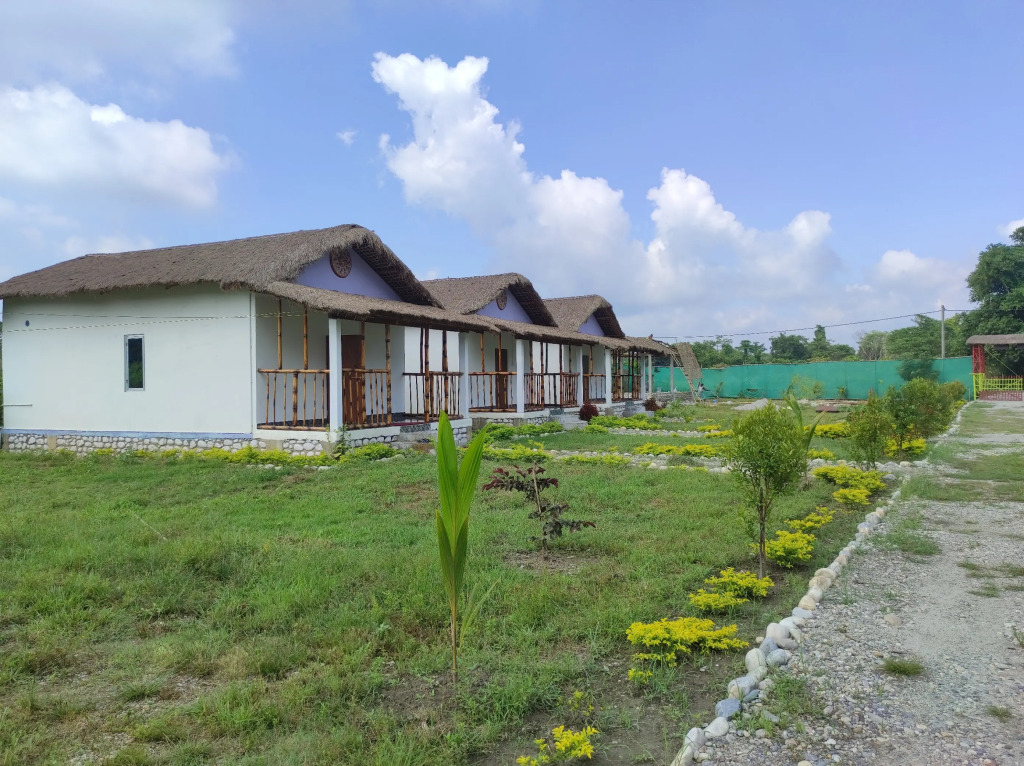 Homocation Falcon Jungle Resort