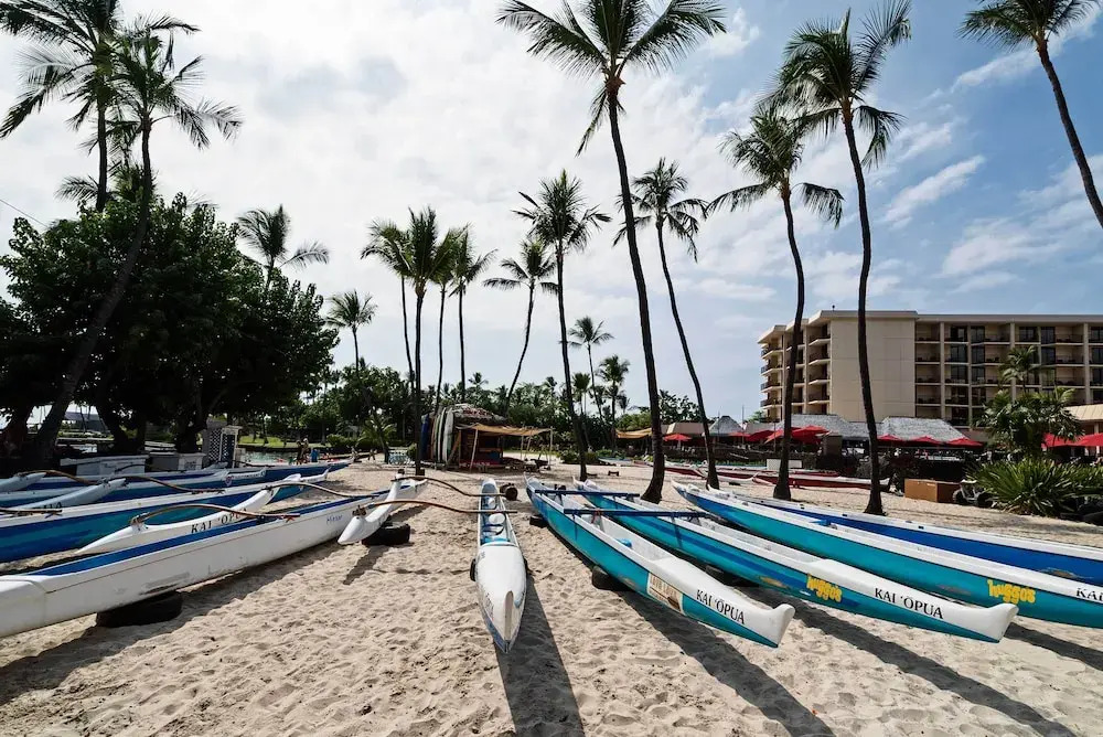 Kailua-kona Condo w/ Lanai, Walk to Beach + Pier!