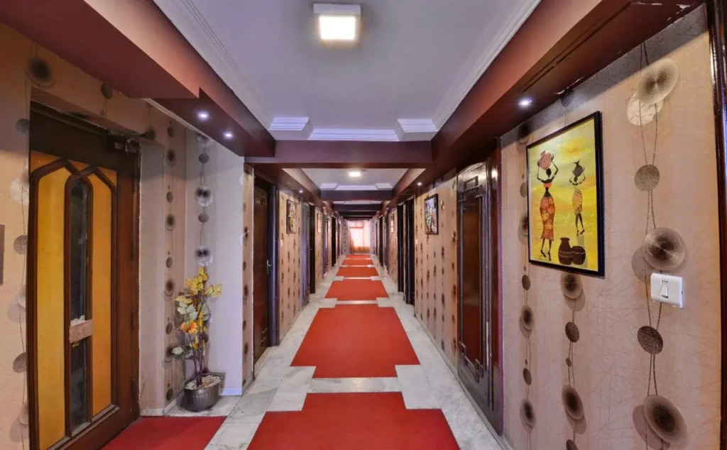 OYO 3883 Hotel Grande Royale