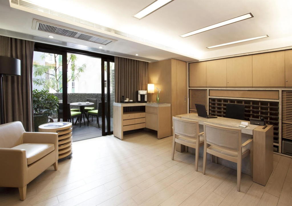 YINGnFLO, Hong Kong, Wan Chai - Langham Hospitality Group