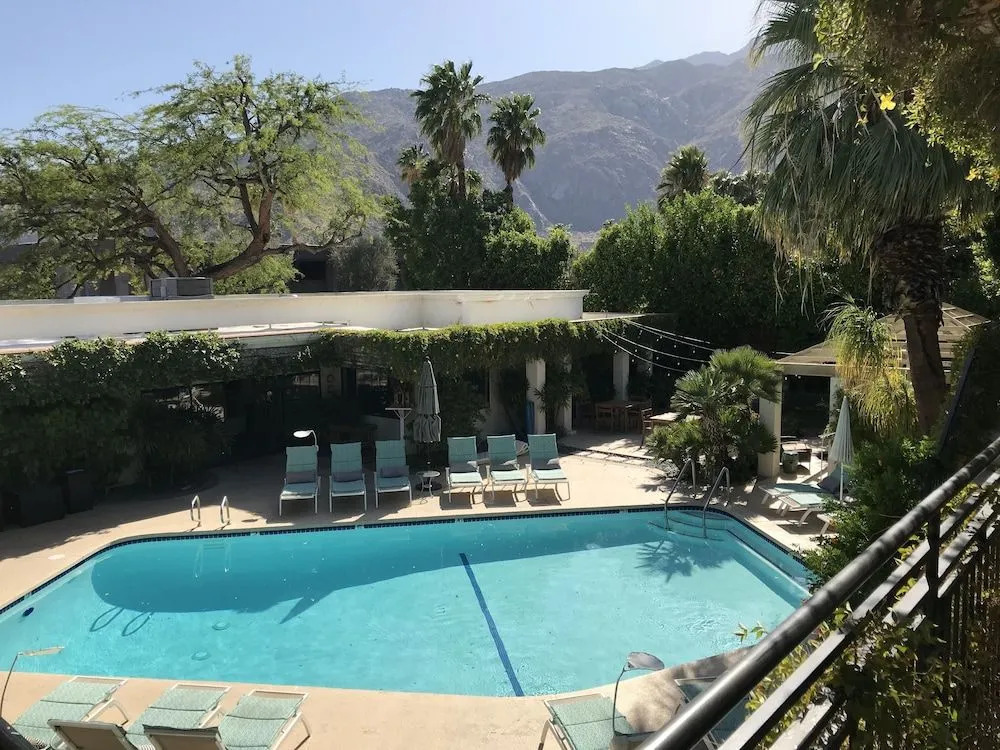 Descanso Resort, A Mens Resort