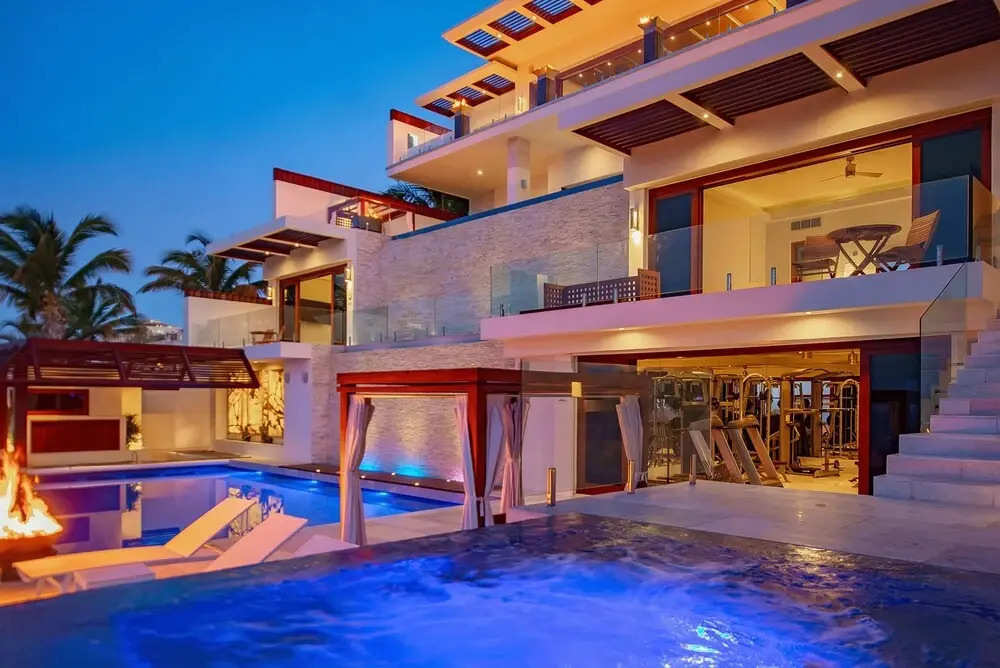 Spectacular Modern Luxury and Exceptional Amenities at Mantea Casa Cabo in Pedregal