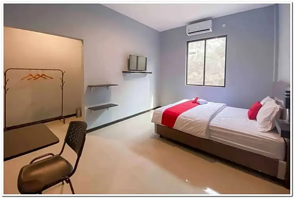 RedDoorz Syariah near T2 Juanda Airport 2