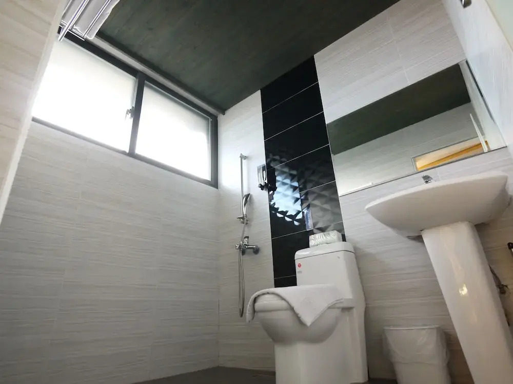 Big City Small House Homestay