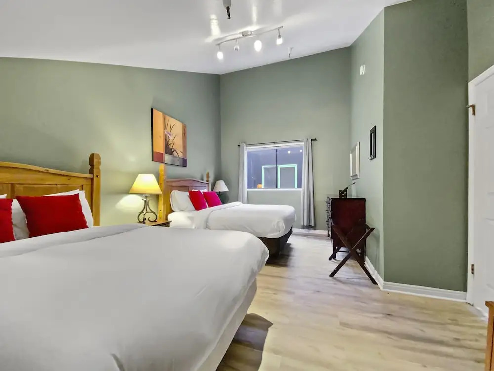 310 Snowblaze 2 Bedroom Condo by RedAwning