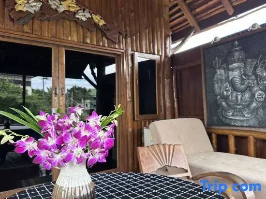 Thai Tom s GuestHouse