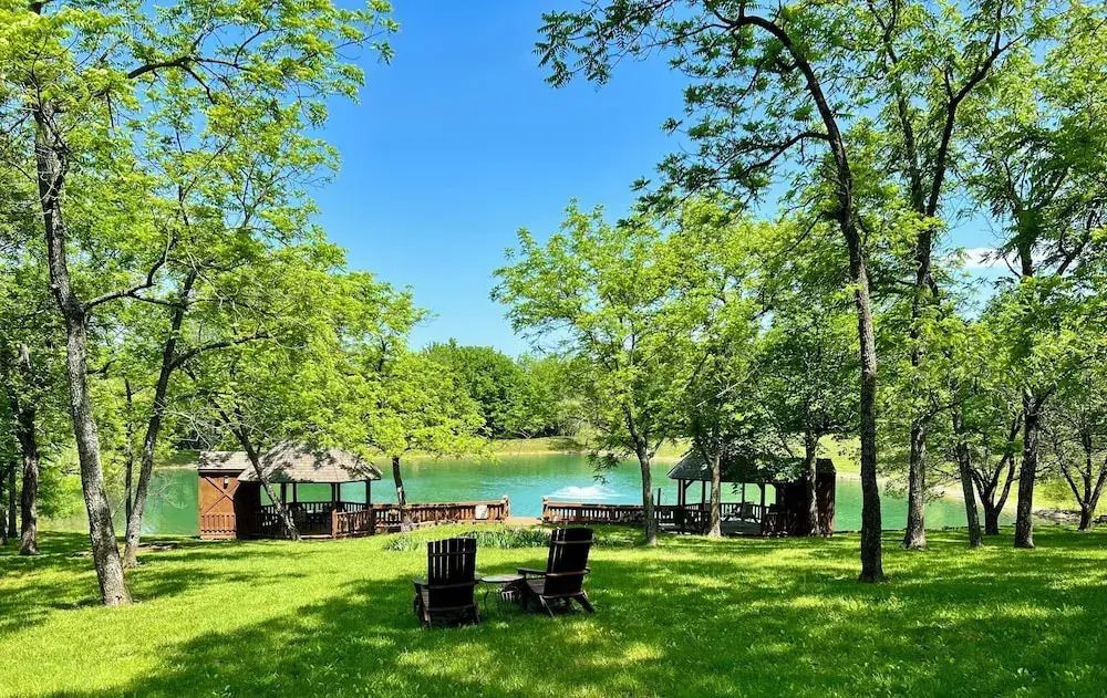 Walnut Waters Bed & Breakfast