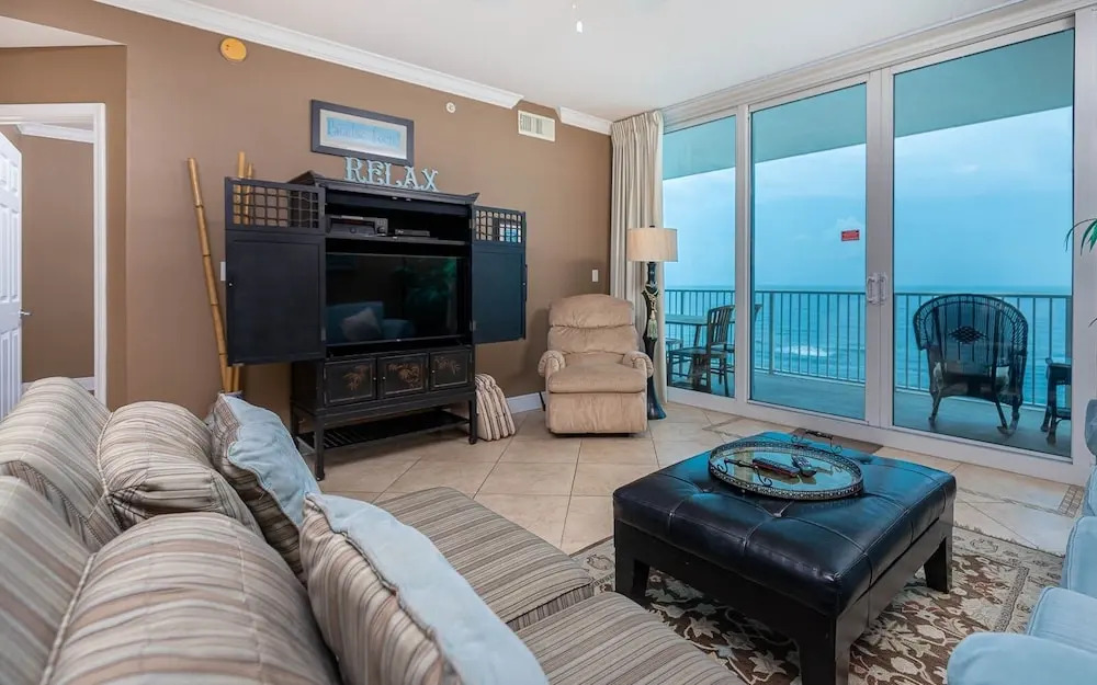 San Carlos 408 by RedAwning