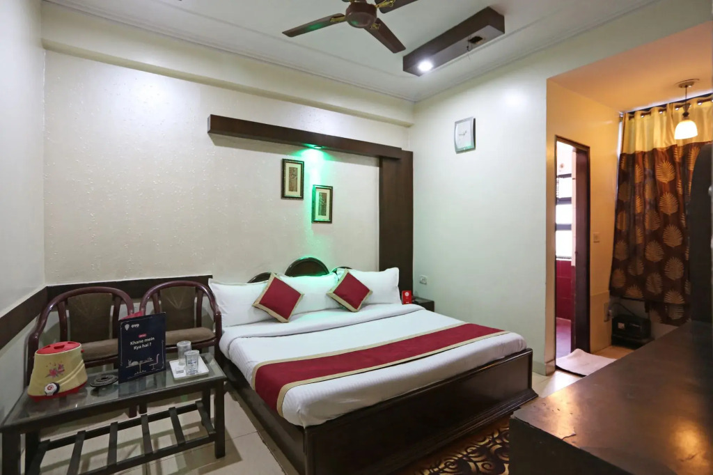 FabHotel Delhi Continental