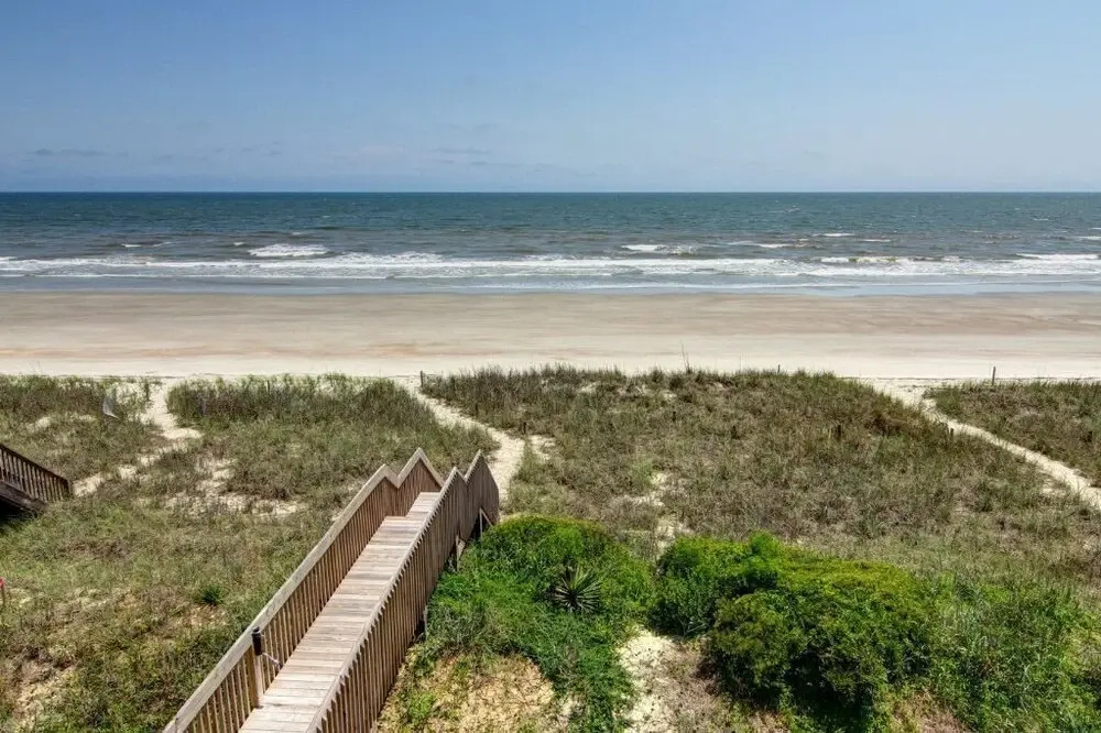 Latitudes - 5 Br Home