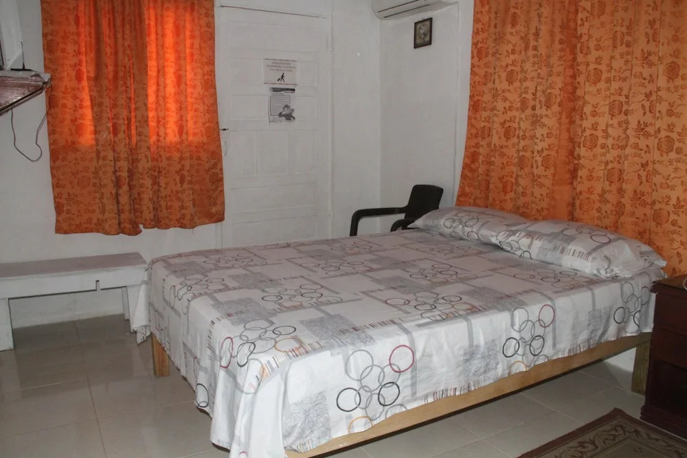 Green Sea Villa Helen Inn located at Kilometer 4 Circunvalar