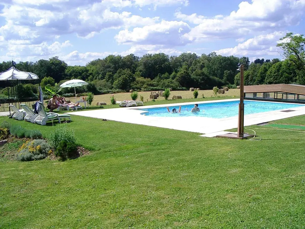 House With one Bedroom in Abjat-sur-bandiat, With Shared Pool, Furnished Garden and Wifi