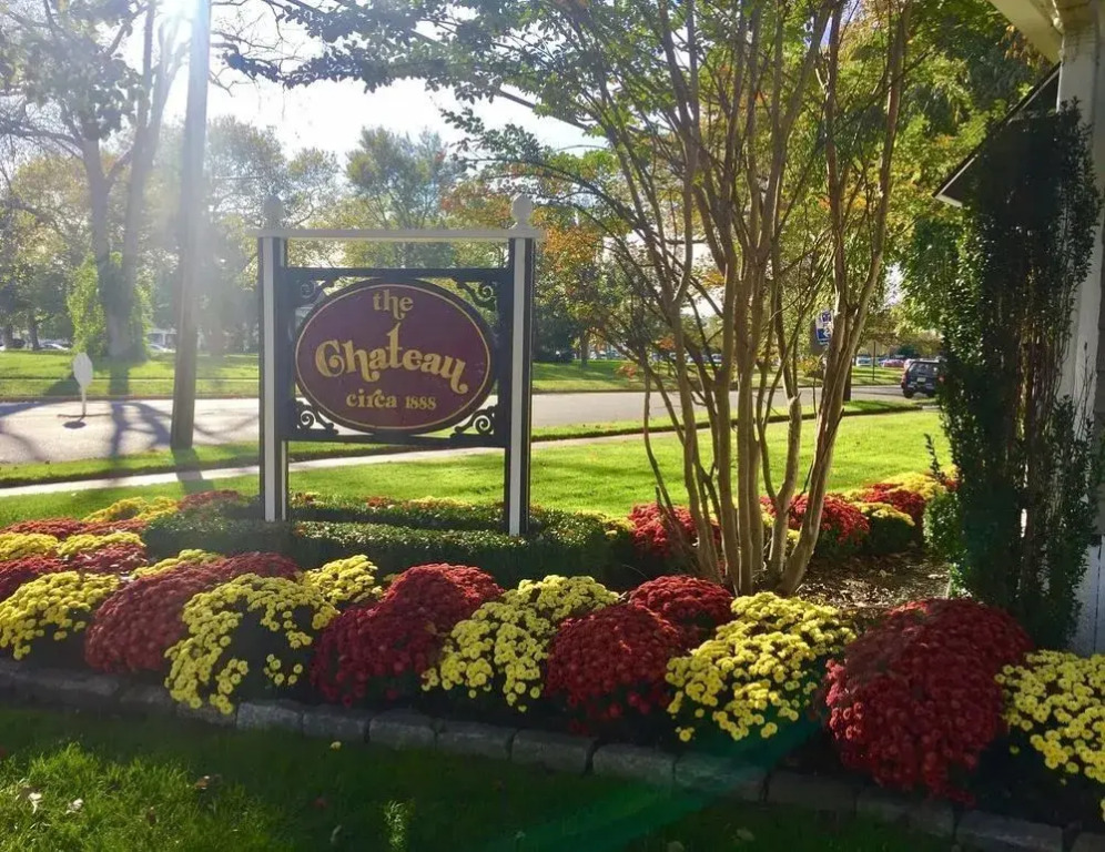 Chateau Inn and Suites