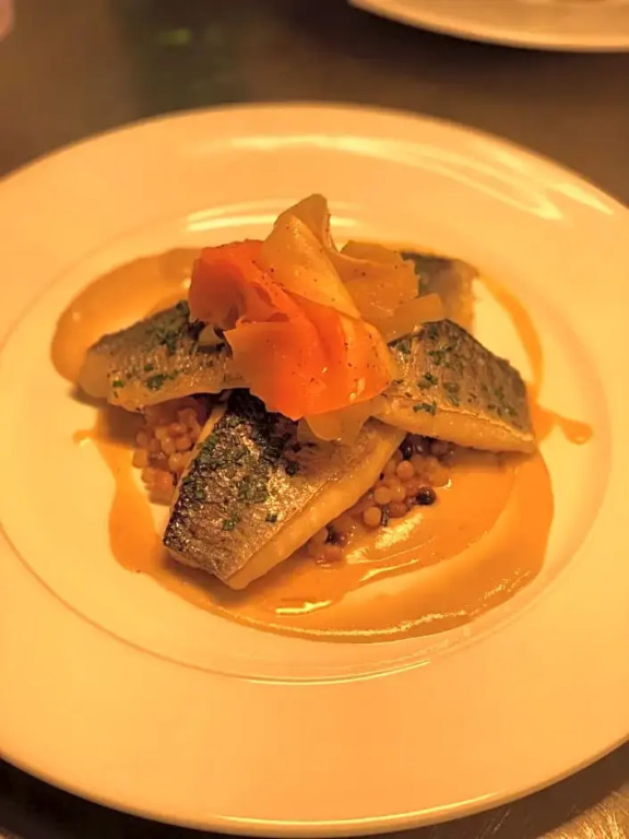 The Potters Heron - A Heartwood Inn