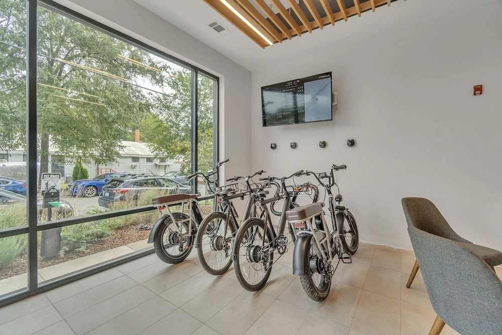 Chic 1-bed In Vibrant Optimist Park 1 Bedroom Apts by RedAwning
