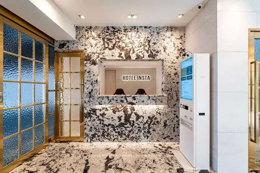 Insta Hotel - Main Branch