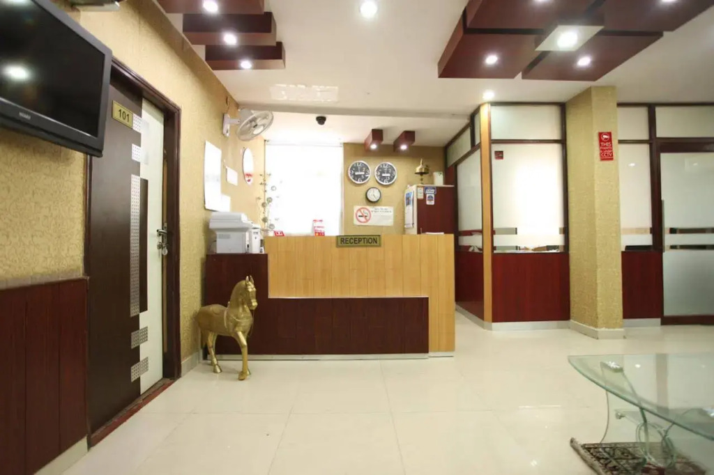 OYO 2206 Hotel Rajawat Manor