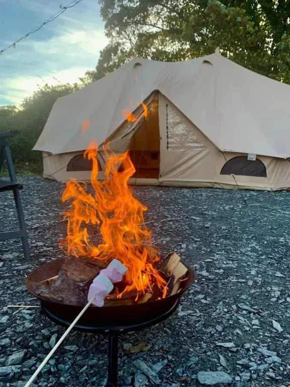 Cozy Winter Hot Tent With Log Burner, Tv & Hot tub