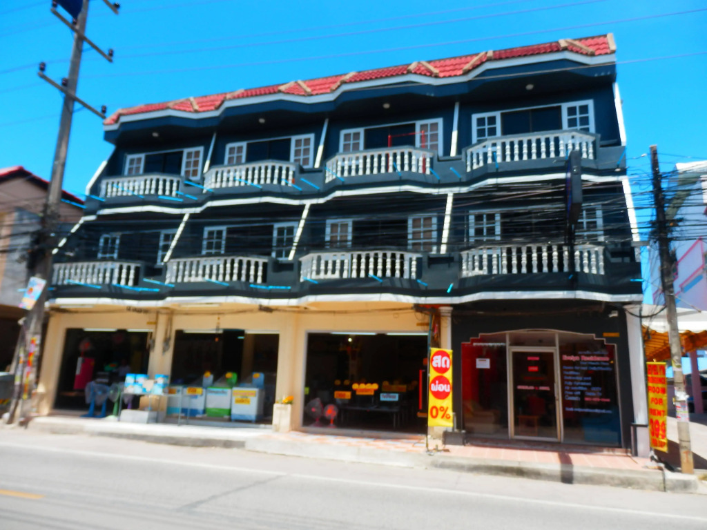 Evelyn Residence