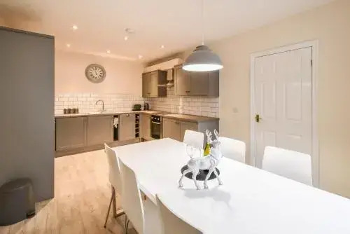 2 Ascot Mews - The Den York