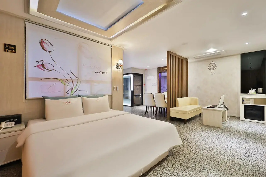 Time Hotel