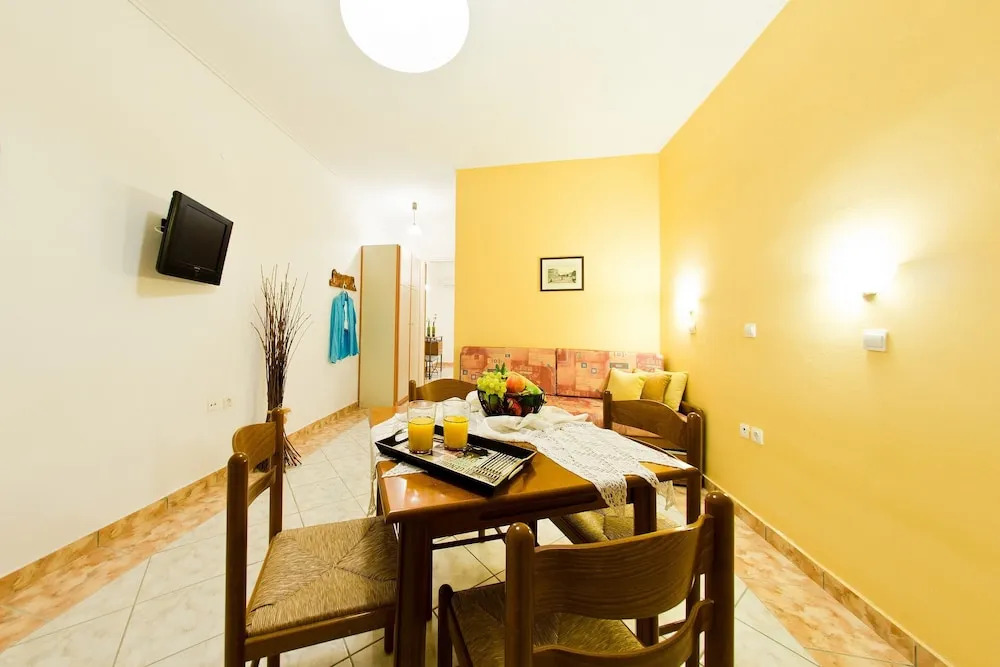 Remezzo Studios & Apartments