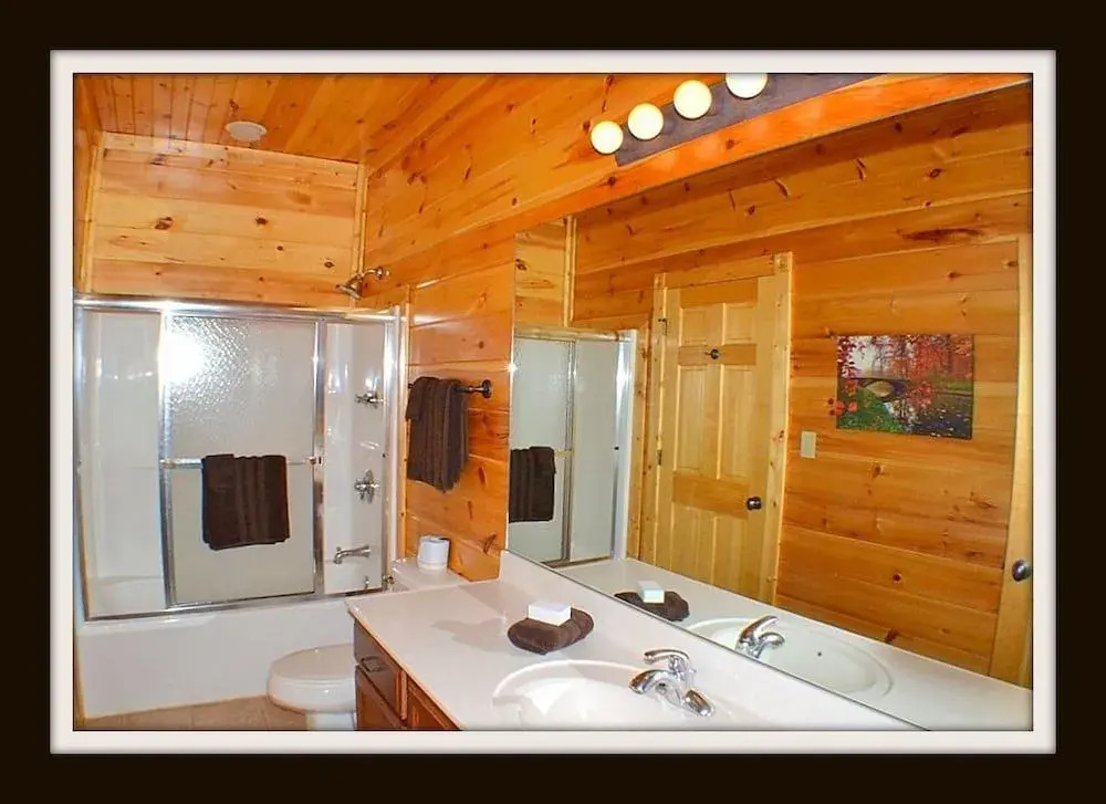 Resort Way Cabin 808 - 2 Br cabin by RedAwning