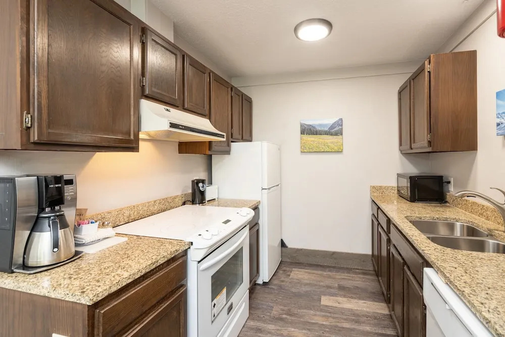 Mountainside Inn 113 1 Bedroom Condo by Alpine Lodging Telluride