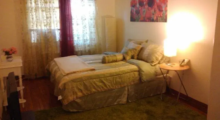 Exquisite Guesthouse  Suites
