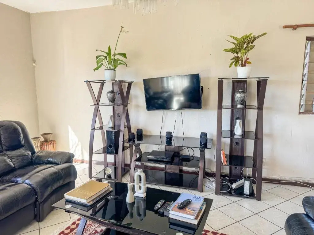 Palm Grove Lodge