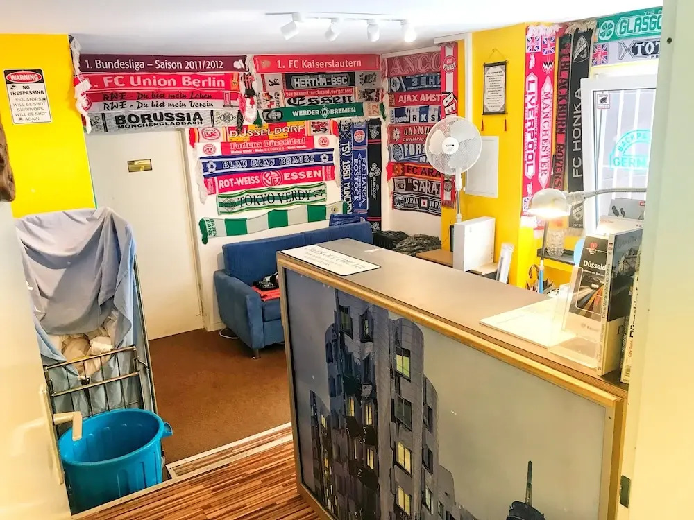 Backpackers Düsseldorf - SELF CHECK-IN