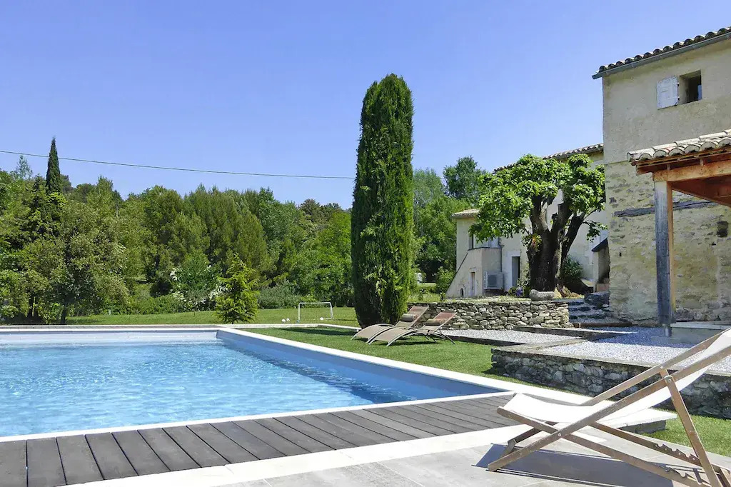 Cosy Holiday Flat With Communal Pool, Malaucène