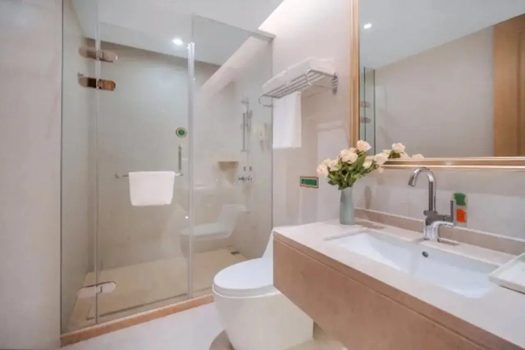 Vienna International Hotel (Causeway Bay Plaza Honggutan Center Nanchang)